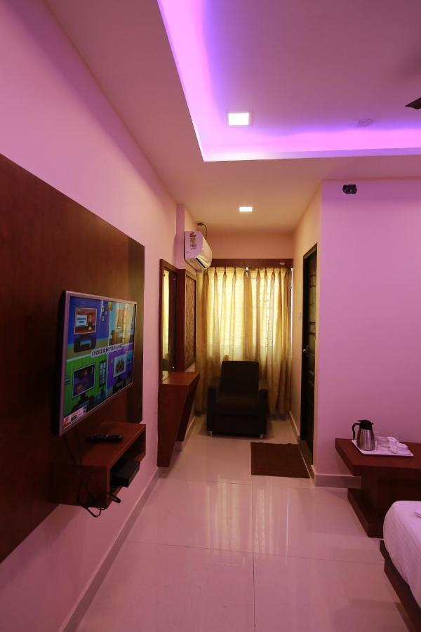 Hotel Apple Suites Bangalore Esterno foto