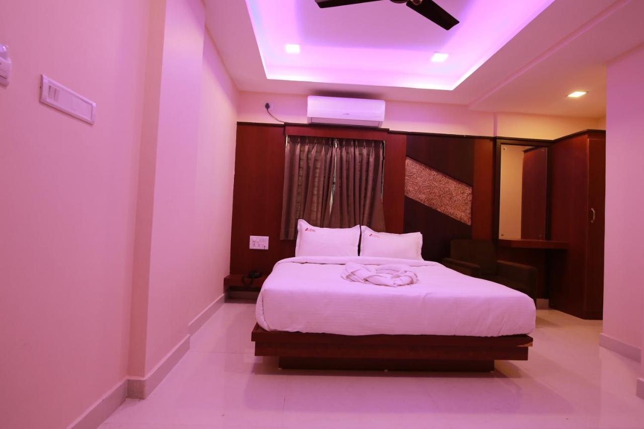 Hotel Apple Suites Bangalore Esterno foto