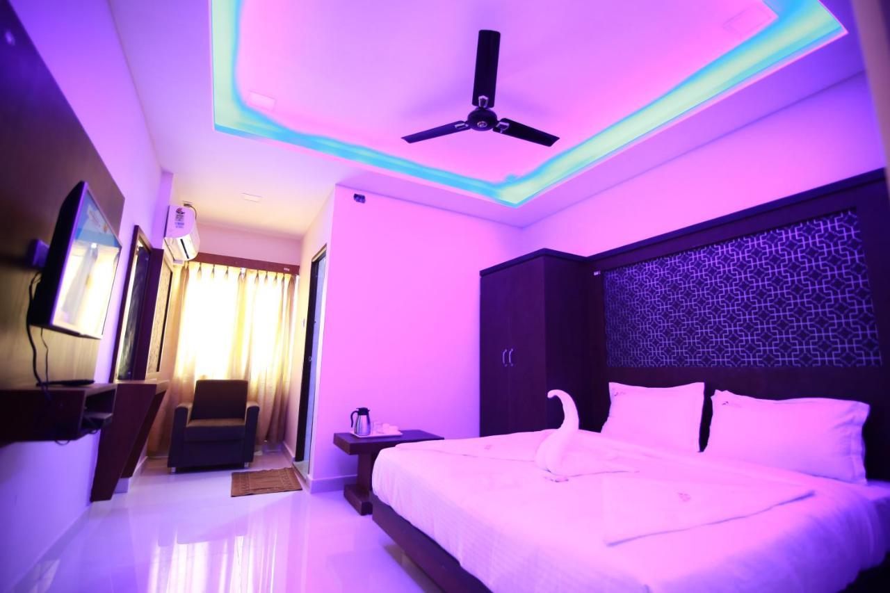 Hotel Apple Suites Bangalore Esterno foto